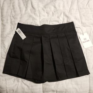 *NWT Aritzia Highwaisted Black Skort